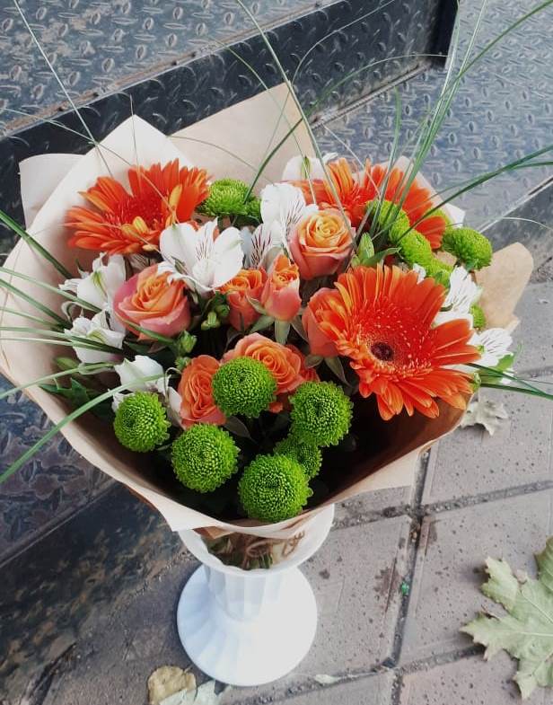 Букет цветов из: Герберы, Хризантемы, Альстромерии и Розы в Дубне Московская область