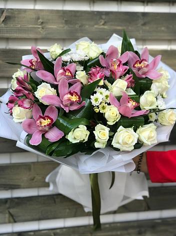 Букет цветов из: Розы и Хризантемы в Дубне Московская область
