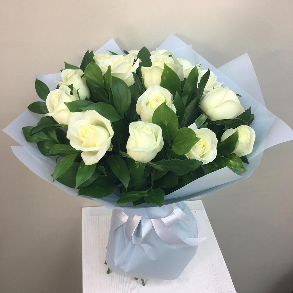 Букет 15 Белых роз Проуд в Дубне Московская область