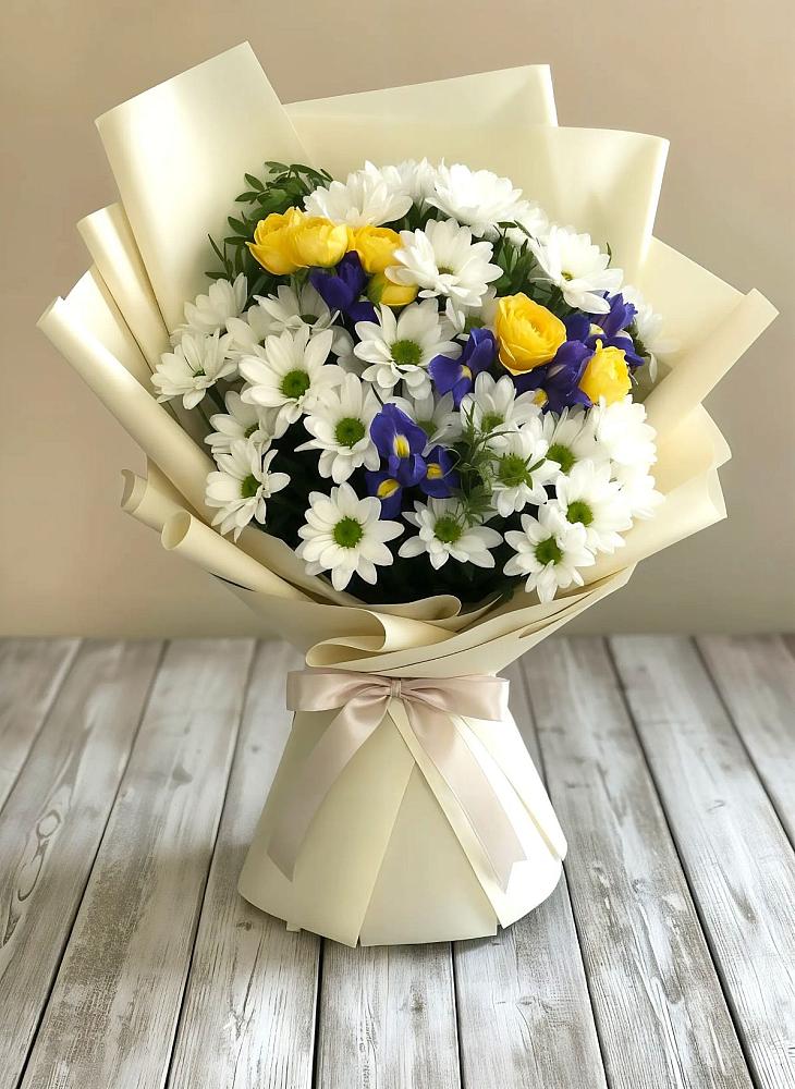 Букет цветов из: Ирисы, Хризантемы и Розы в Дубне Московская область