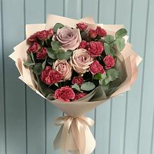Букет цветов из:  Гвоздики и Розы в Дубне Московская область