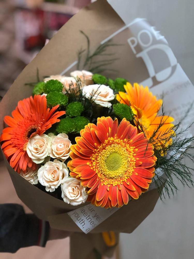 Букет цветов из: Герберы, Хризантемы и Розы в Дубне Московская область