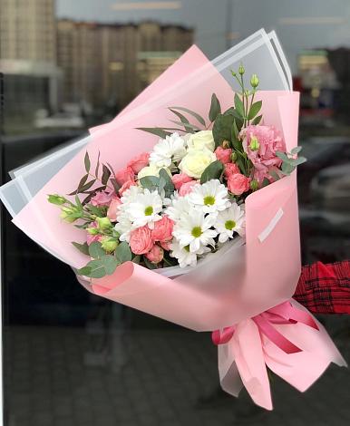 Букет цветов из: Розы, Лизиантусы и Хризантемы в Дубне Московская область